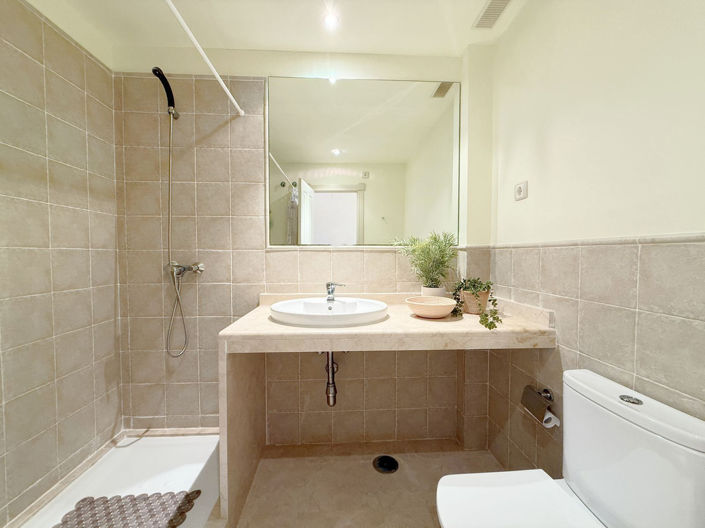 Image No.24-2 Bed Apartment for sale