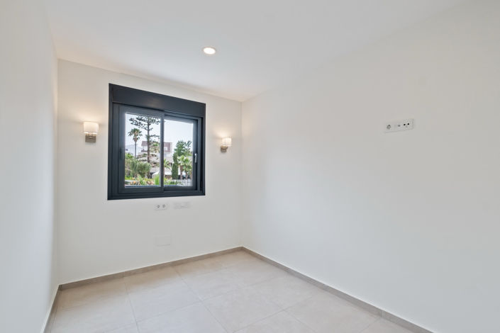 Image No.28-2 Bed Apartment for sale