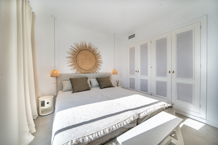 Image No.11-2 Bed Property for sale