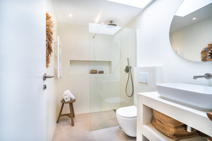 Image No.13-2 Bed Property for sale