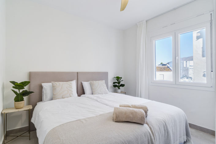 Image No.21-3 Bed Apartment for sale