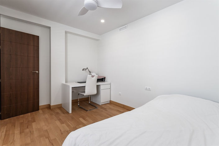 Image No.17-2 Bed Property for sale