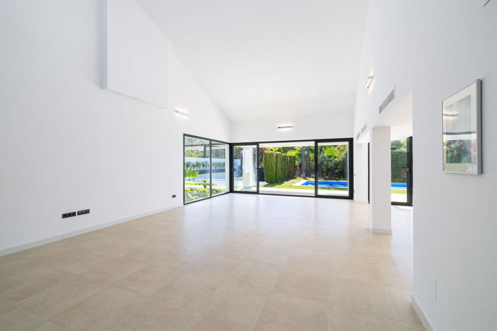 Image No.14-4 Bed Villa for sale