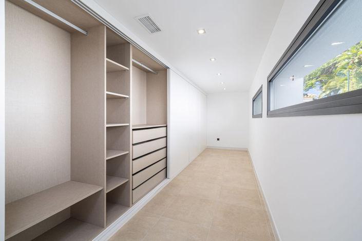 Image No.22-4 Bed Villa for sale