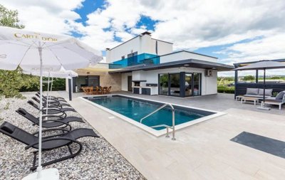 1 - Porec, Property