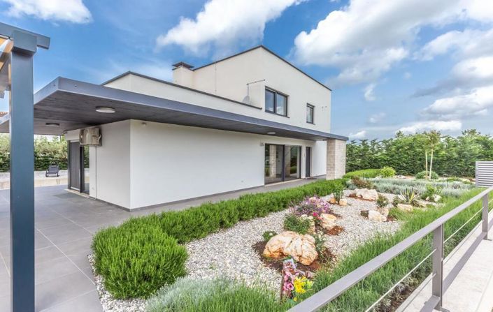 Image No.4-4 Bed Property for sale