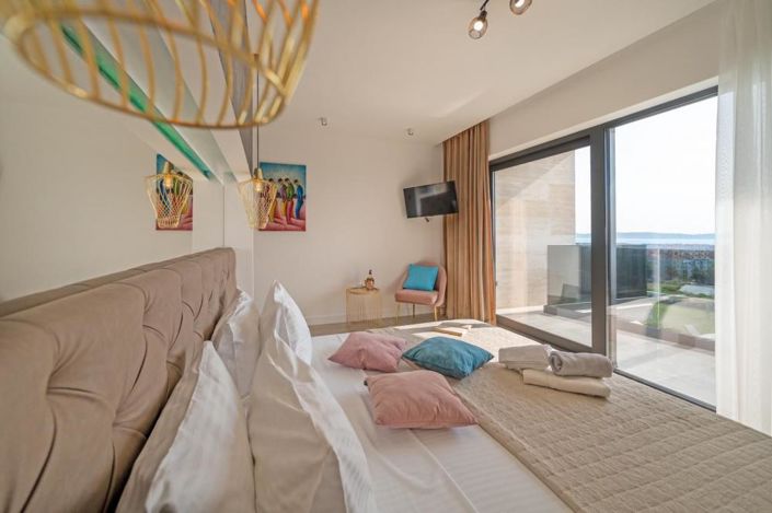 Image No.15-5 Bed Property for sale