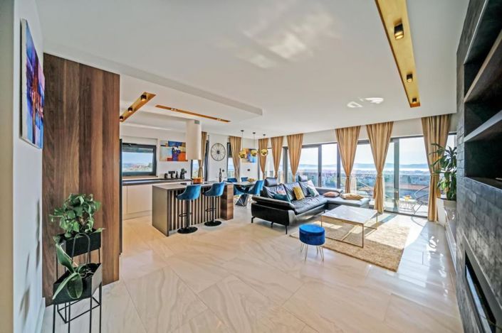 Image No.18-5 Bed Property for sale