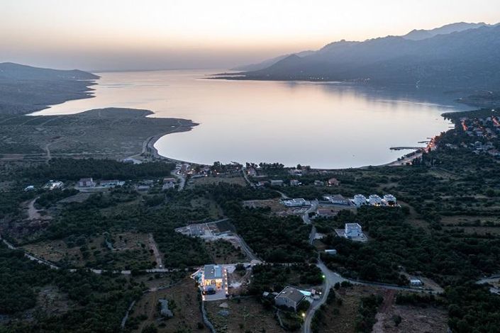 Image No.11-6 Bed Property for sale