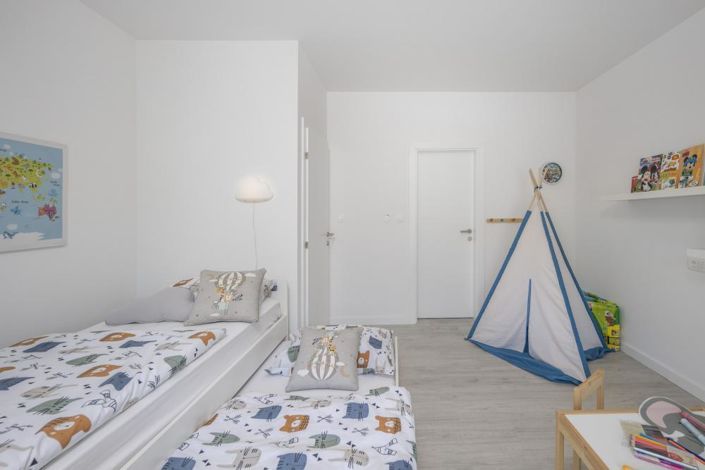 Image No.24-6 Bed Property for sale