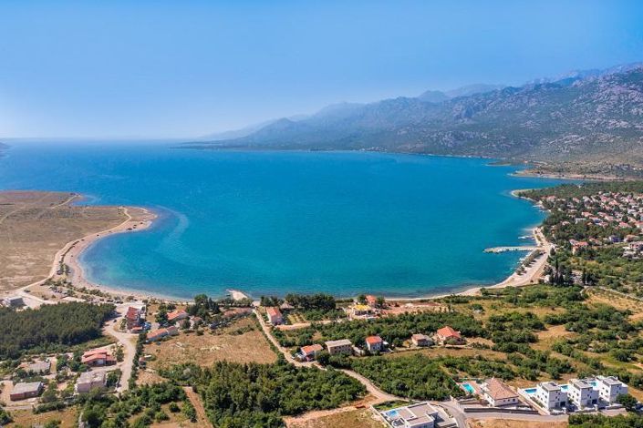 Image No.9-6 Bed Property for sale