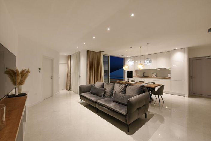 Image No.19-4 Bed Property for sale