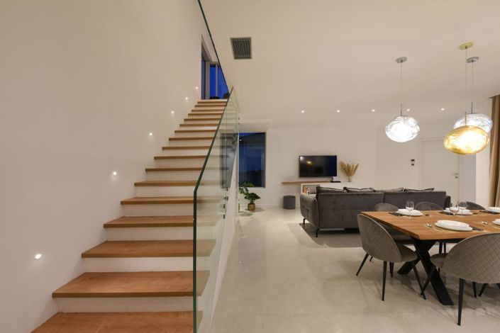 Image No.21-4 Bed Property for sale