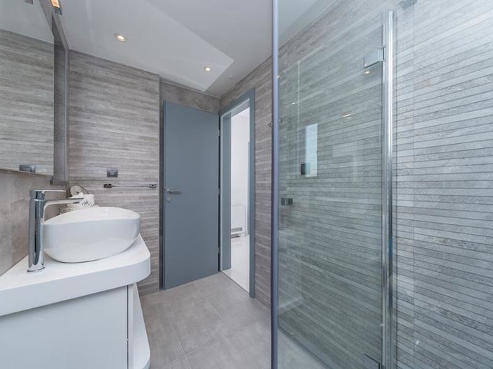 Image No.23-3 Bed Property for sale