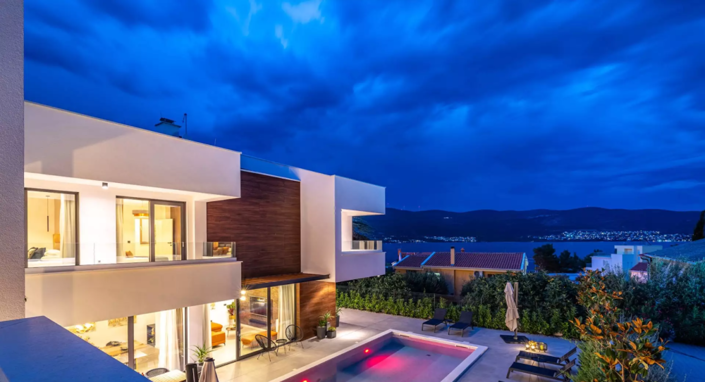 Image No.14-4 Bed Property for sale