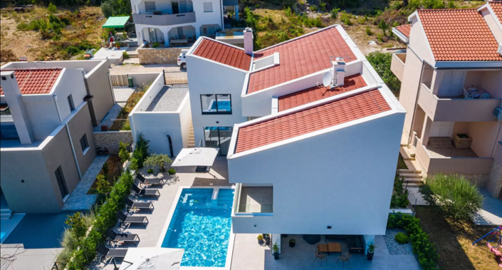 Image No.15-4 Bed Property for sale