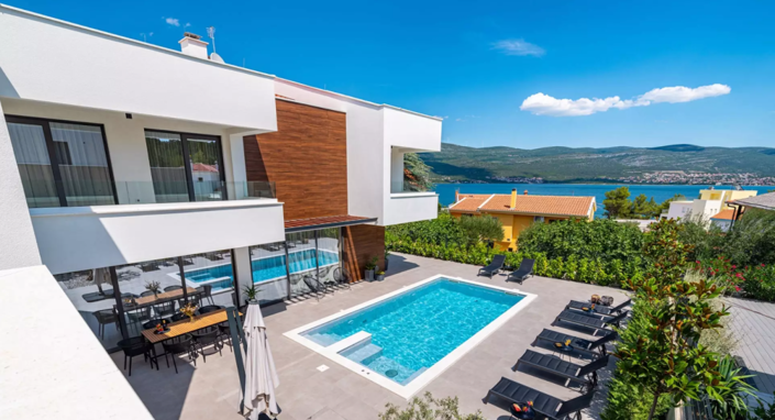 Image No.2-4 Bed Property for sale