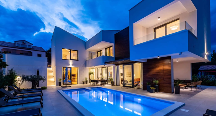 Image No.20-4 Bed Property for sale