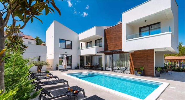 Image No.5-4 Bed Property for sale