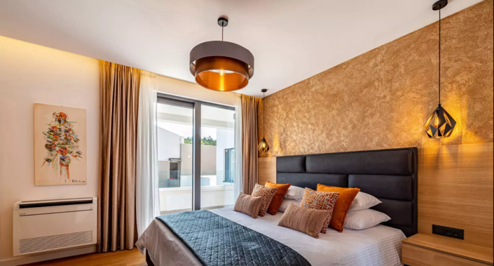 Image No.7-4 Bed Property for sale