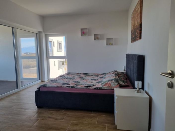 Image No.17-4 Bed Property for sale