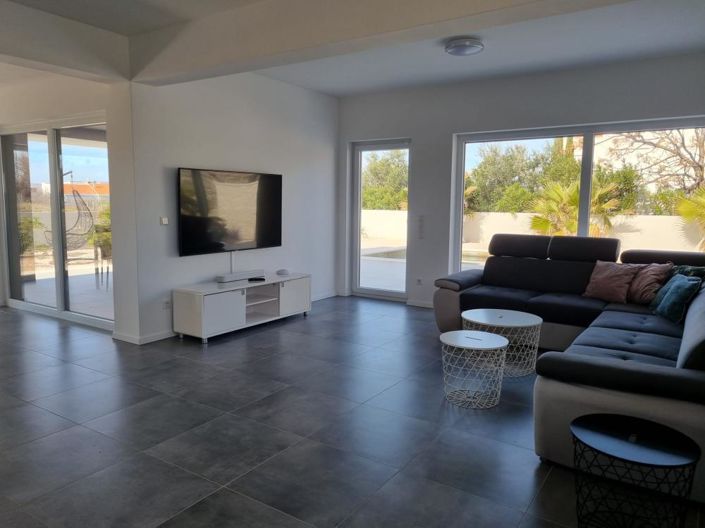 Image No.8-4 Bed Property for sale