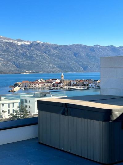 Image No.3-3 Bed Property for sale