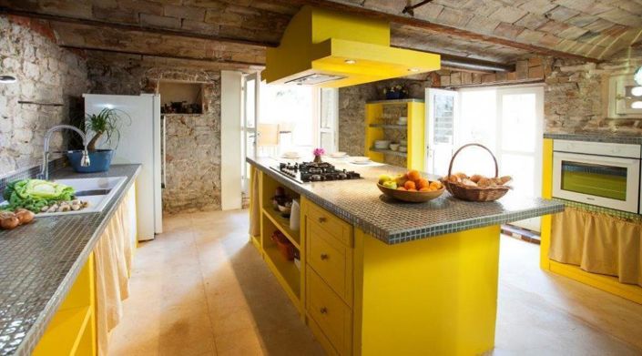 Image No.12-4 Bed Property for sale