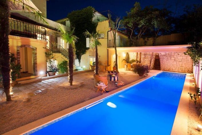 Image No.4-4 Bed Property for sale