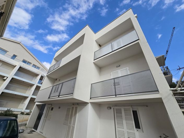 Image No.2-Propriété de 10 chambres à vendre à Tucepi