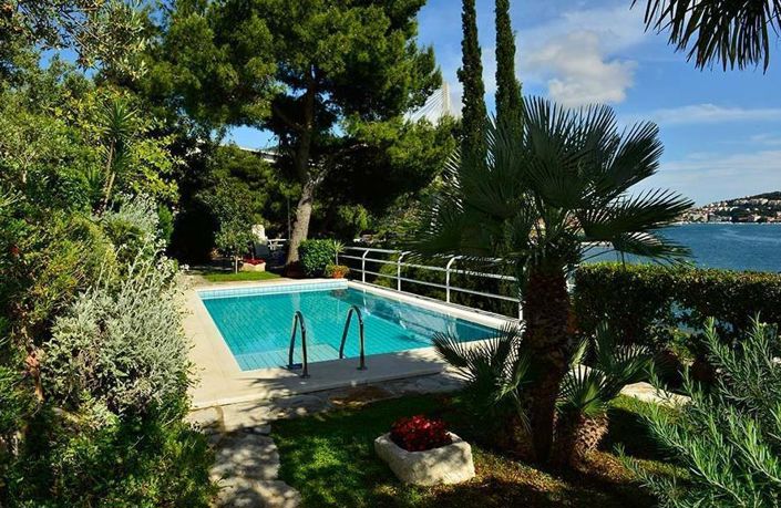 Image No.1-4 Bed Property for sale