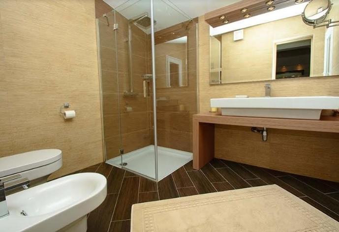 Image No.15-4 Bed Property for sale