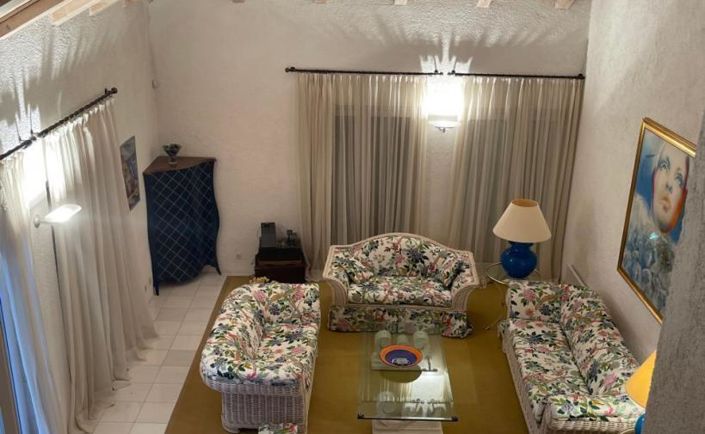 Image No.17-4 Bed Property for sale