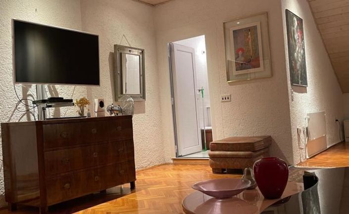 Image No.19-4 Bed Property for sale