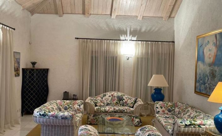 Image No.4-4 Bed Property for sale