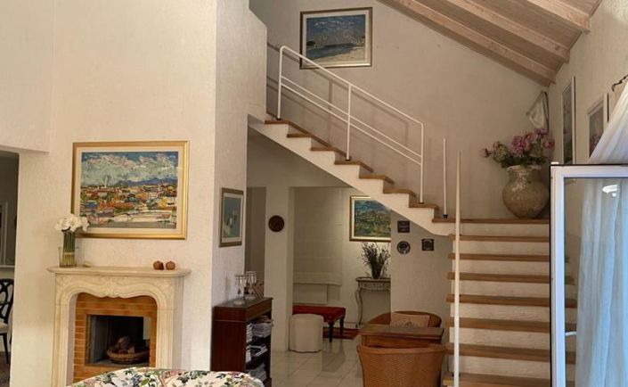 Image No.8-4 Bed Property for sale