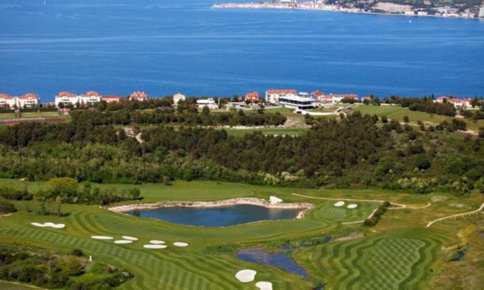 Image No.16-10 Bed Property for sale