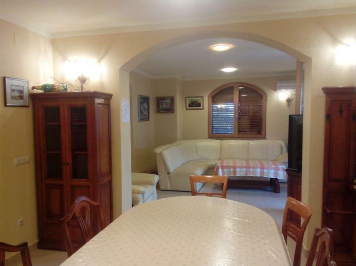 Image No.12-3 Bed Property for sale