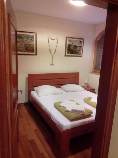 Image No.15-3 Bed Property for sale