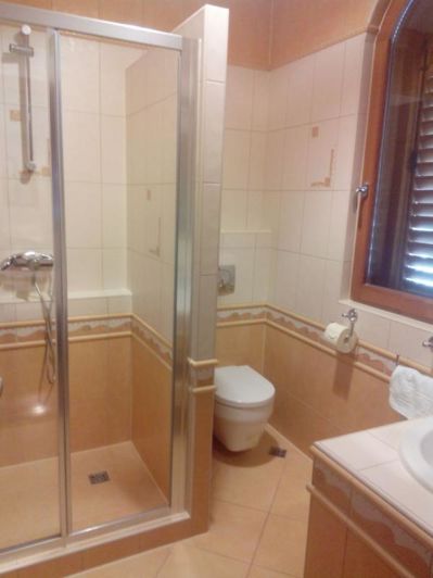 Image No.16-3 Bed Property for sale