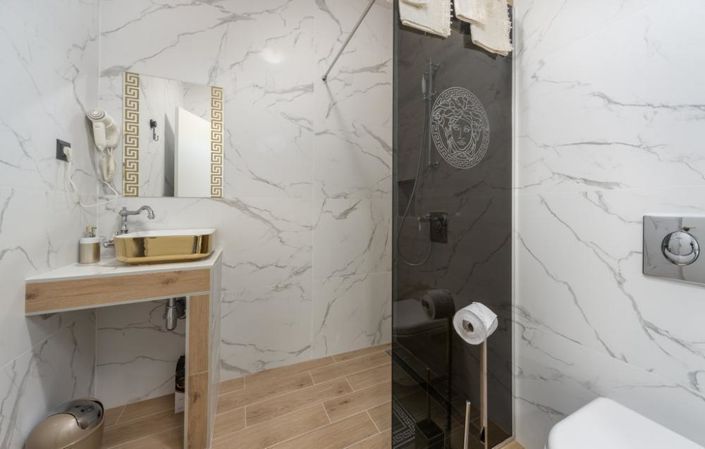 Image No.13-4 Bed Property for sale