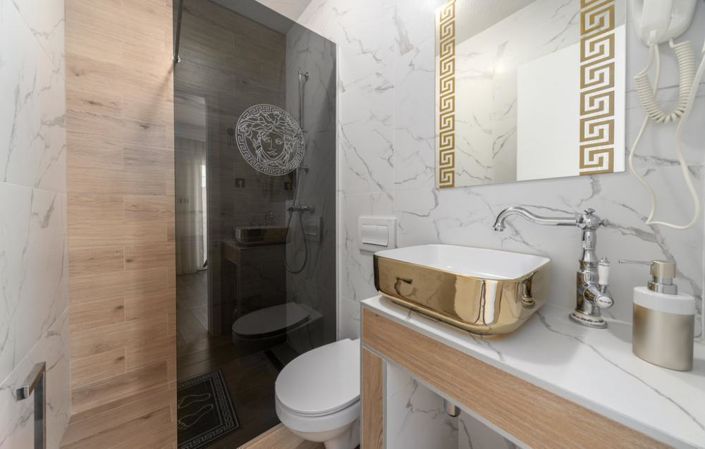 Image No.14-4 Bed Property for sale