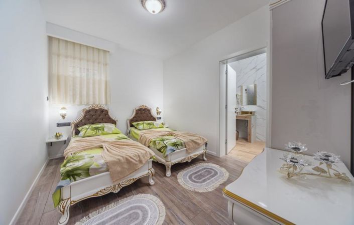 Image No.16-4 Bed Property for sale