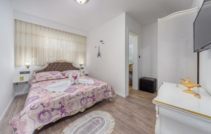 Image No.17-4 Bed Property for sale