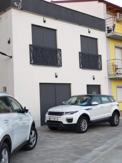 Image No.2-4 Bed Property for sale