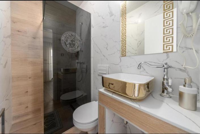 Image No.5-4 Bed Property for sale