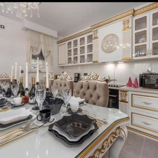 Image No.7-4 Bed Property for sale