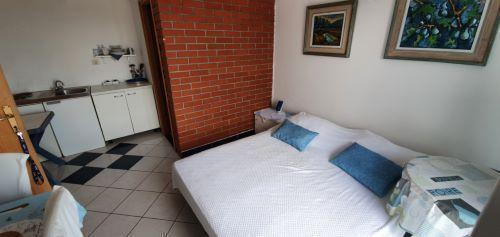 Image No.16-8 Bed Property for sale