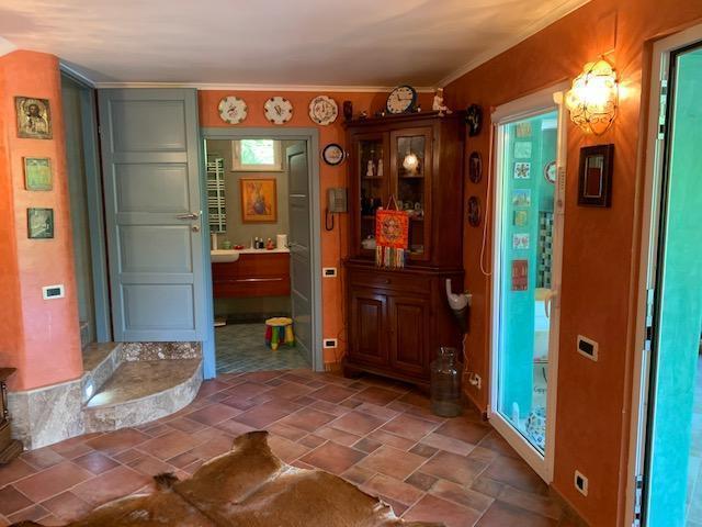 Image No.24-3 Bed Property for sale