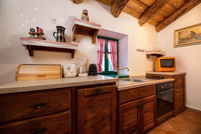 Image No.11-6 Bed Property for sale